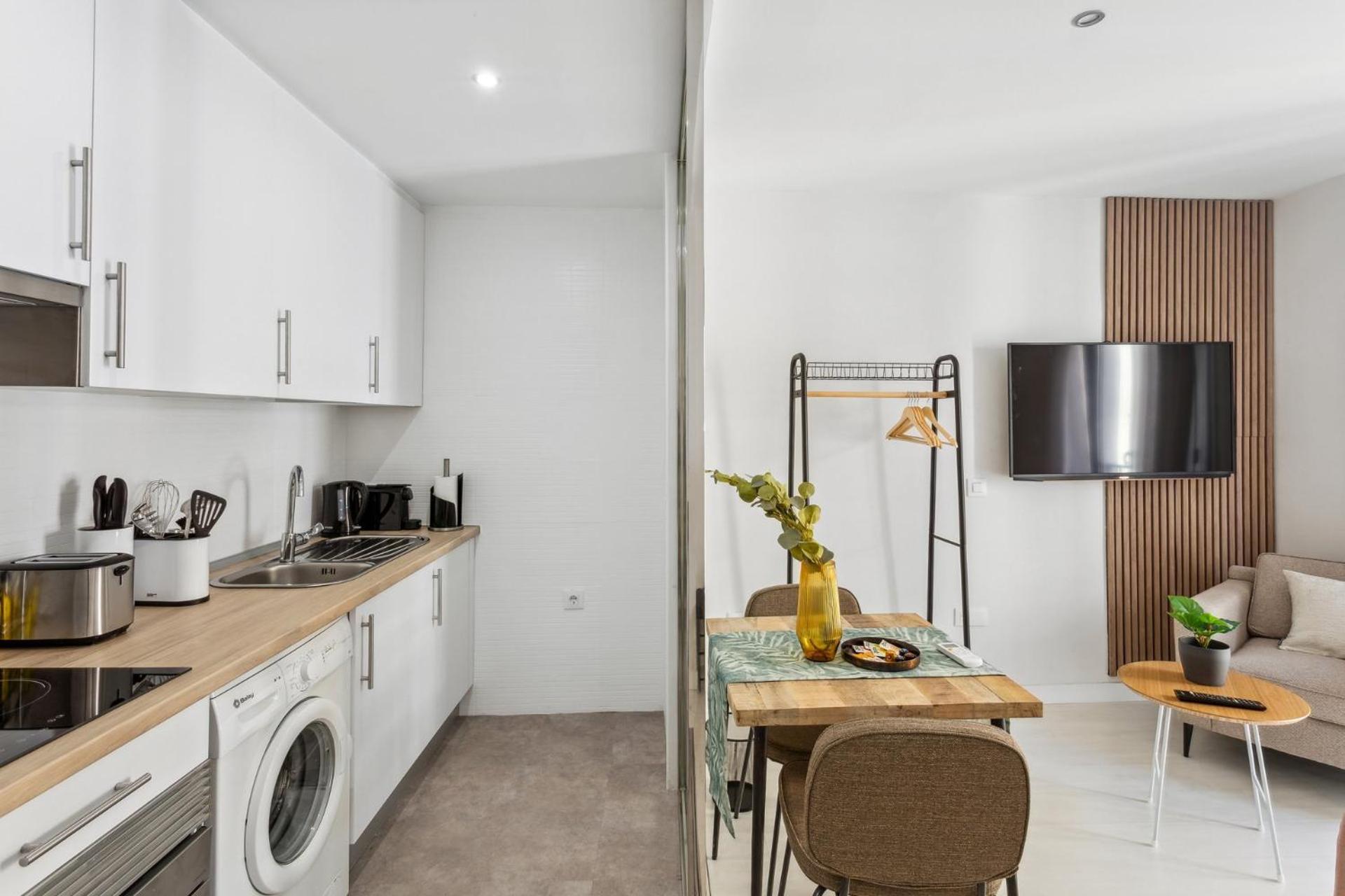 Limehome Madrid Calle De La Paloma Екстер'єр фото